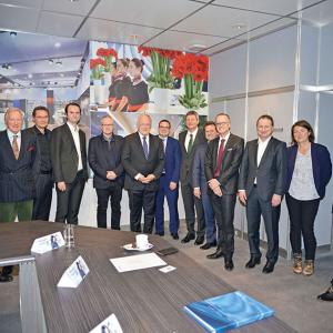 19-br-schneider-ammann-at-sg.jpg