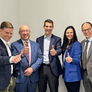 25-therry-burkart-mit-st.galler-fdp-delegation.jpg