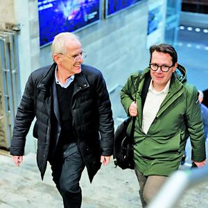 Sven Bradke und Benedikt Würth auf dem Weg zum Zukunftsanlass der IHK St.Gallen-Appenzell